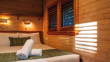 Standard | Individuelt innredet, skrivebord, wi-fi og sengetøy