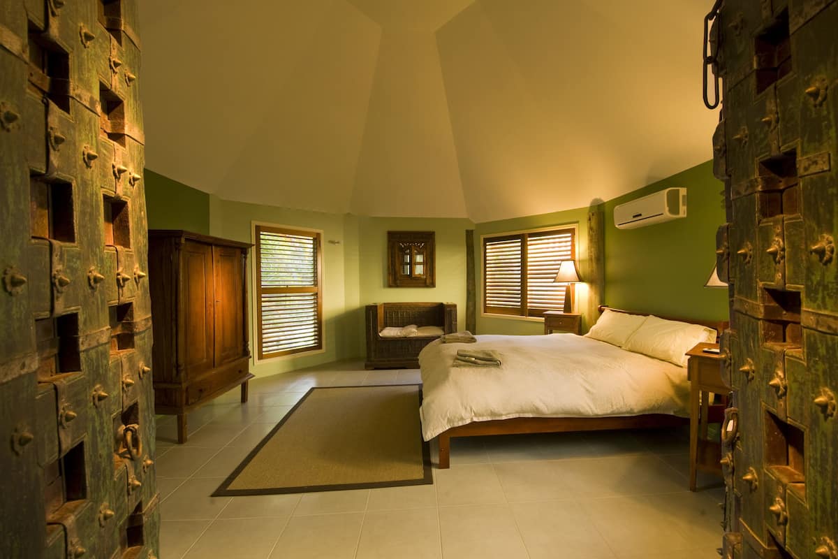 Bungalow | Muebles diferentes, escritorio, wifi y ropa de cama