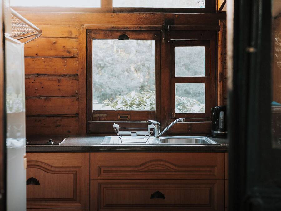 Kabin, pemandangan kebun | Dilengkapi dengan perabotan berbeda-beda, meja kerja, dan Wi-Fi