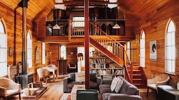 Villa | Muebles diferentes, escritorio, wifi y ropa de cama