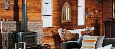 Villa | Mobiliario individual, escritorio, wifi y ropa de cama