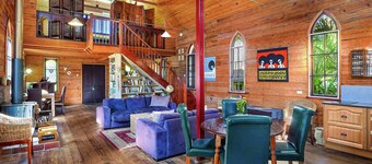 Glass House Mountains Ecolodge