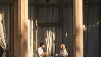 Breakfast, lunch, dinner served; international cuisine