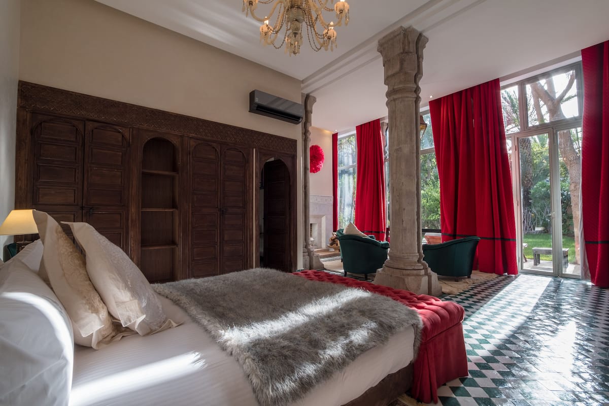 Deluxe kamer | 1 slaapkamer, luxe beddengoed, een minibar, een kluis op de kamer