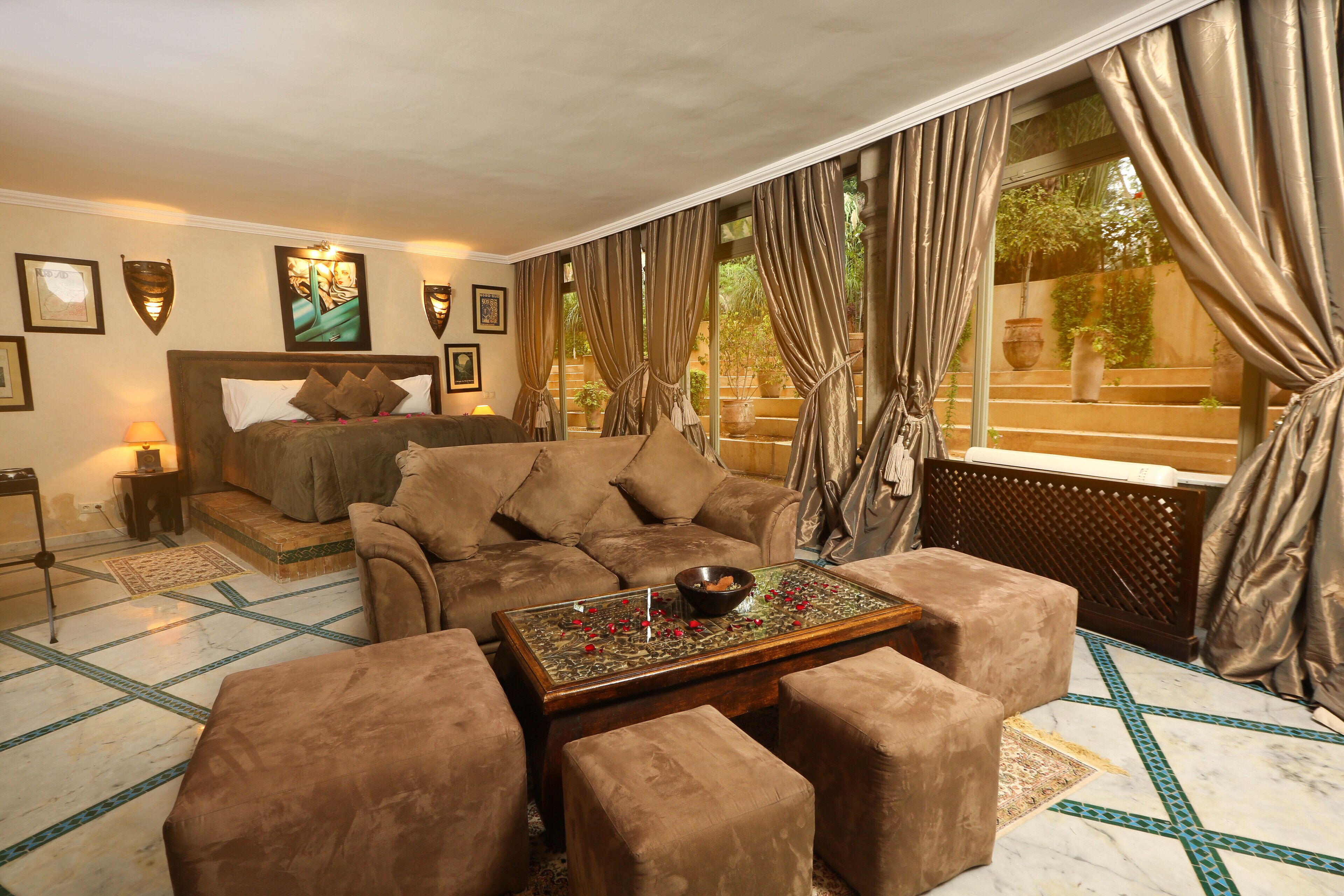 deluxe room | 1 bedroom, premium bedding, minibar, in-room safe