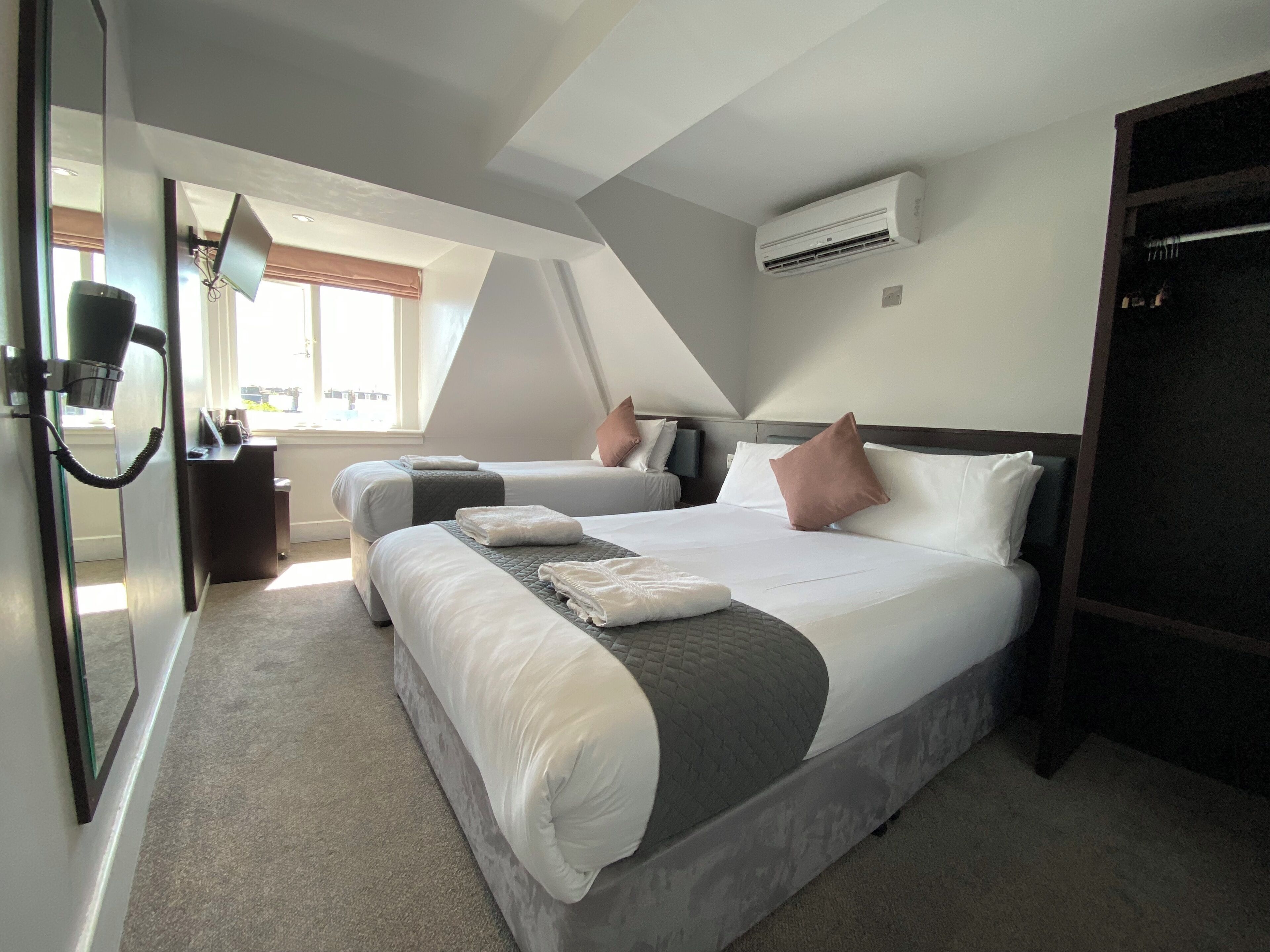 basic triple room | 1 bedroom, soundproofing, iron/ironing board, free wifi