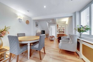 Apartment, Private Bathroom (2 bed Perham) | Living area | TV - Castletown House Apartments (London)