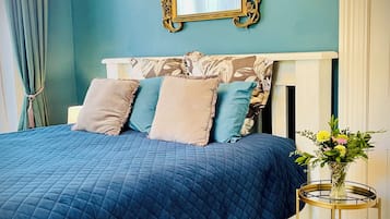 Executive Studio Suite | Individually decorated, individually furnished, free WiFi, bed sheets