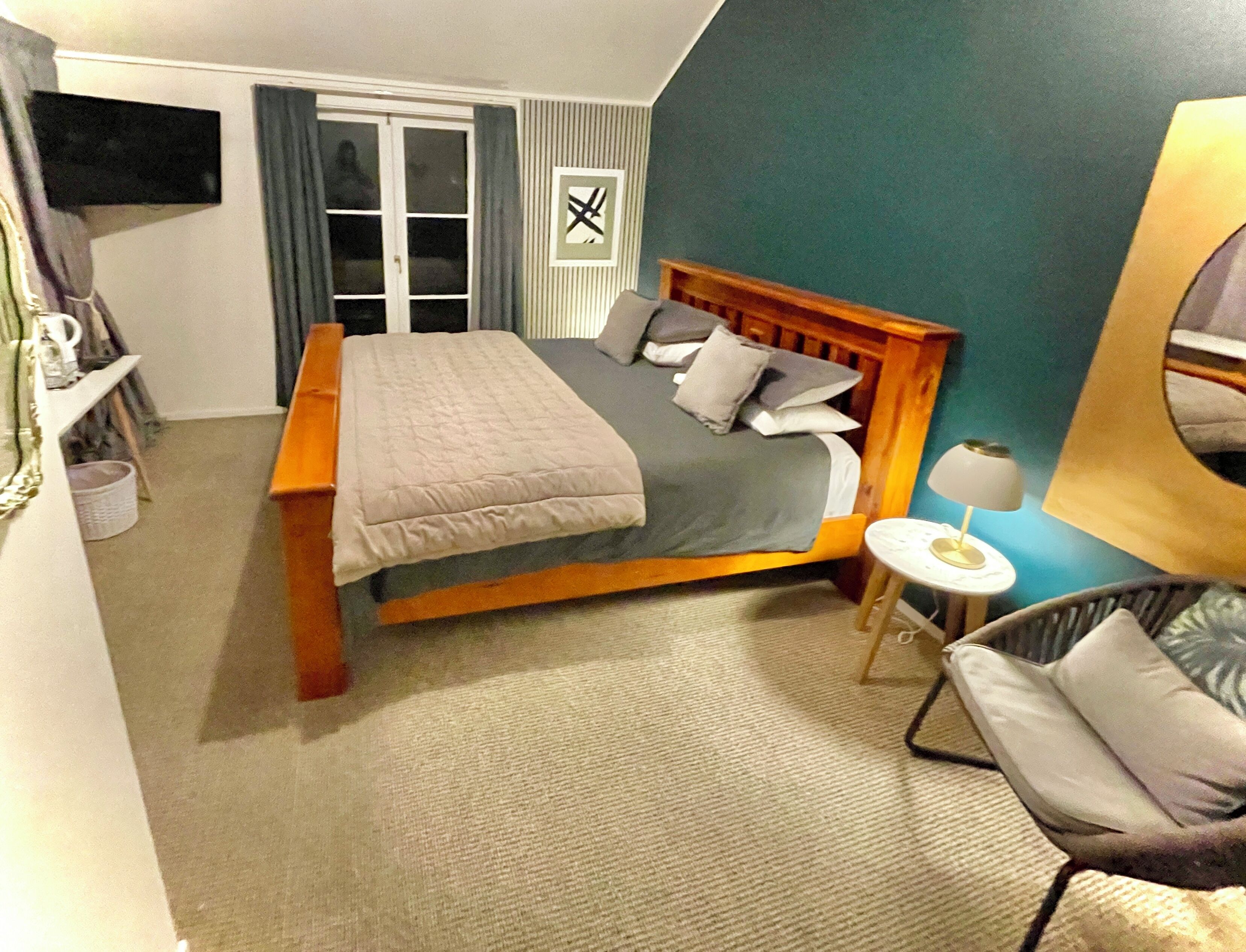 Camera Superior | Con stile personalizzato, con arredamento individuale, Wi-Fi gratuito