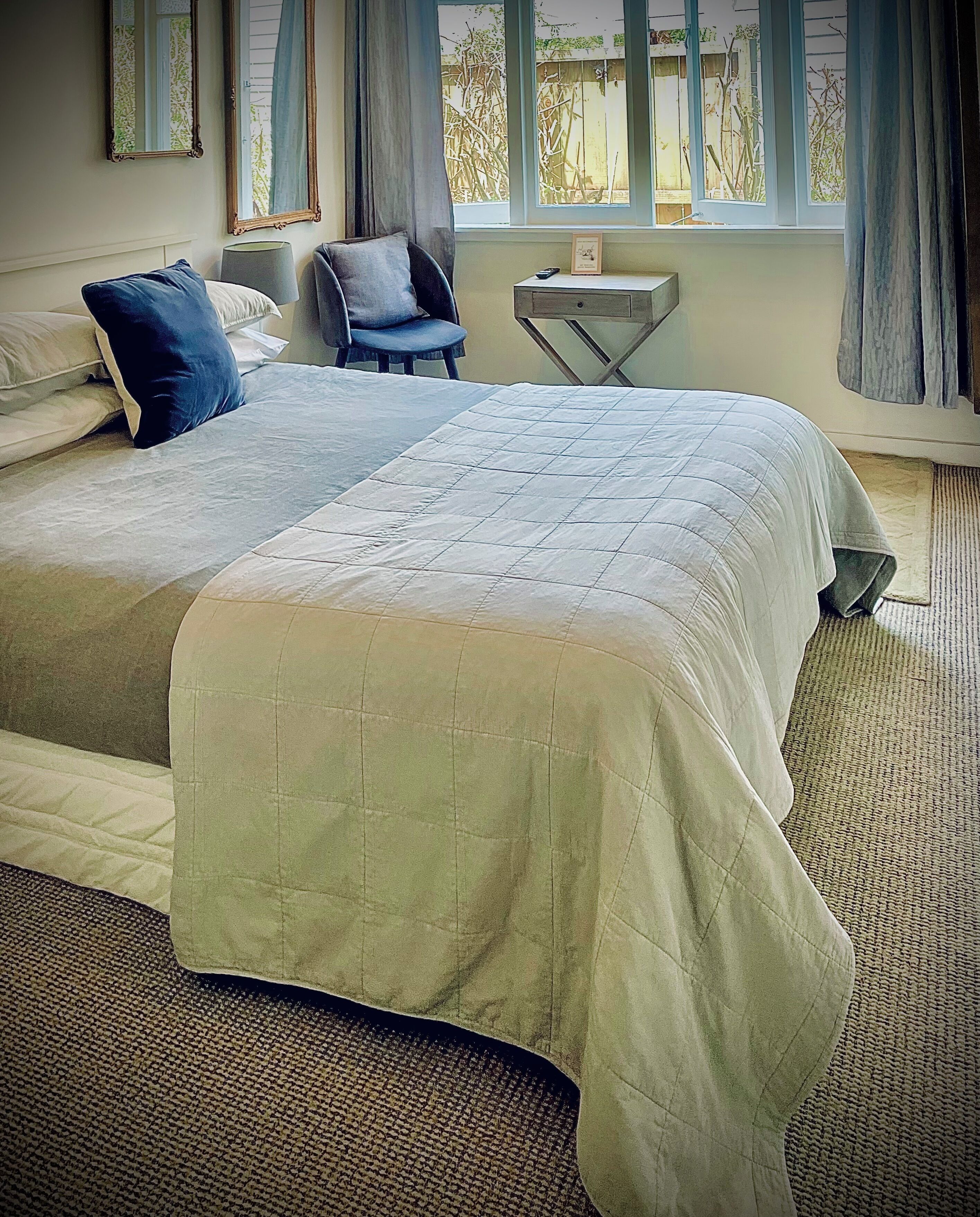 Deluxe Queen Room | Individually decorated, individually furnished, free WiFi, bed sheets