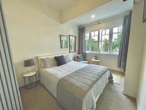 Suite estudio Deluxe | Decoración personalizada, muebles diferentes y wifi gratis