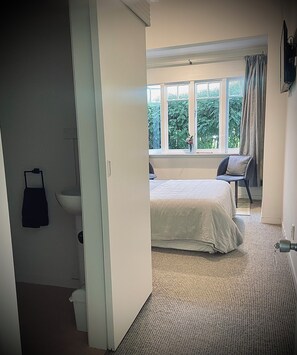 Studio Suite Deluxe | Trang trí khác biệt, trang bị nội thất với thiết kế riêng biệt 
