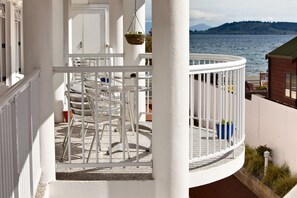 Soundproofing, iron/ironing board, free WiFi, bed sheets - Lakeside Taupo (Taupo)