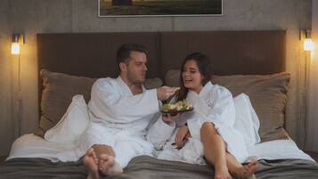 Superior Room (Spa Access Included) | Desk, soundproofing, cots/infant beds, rollaway beds