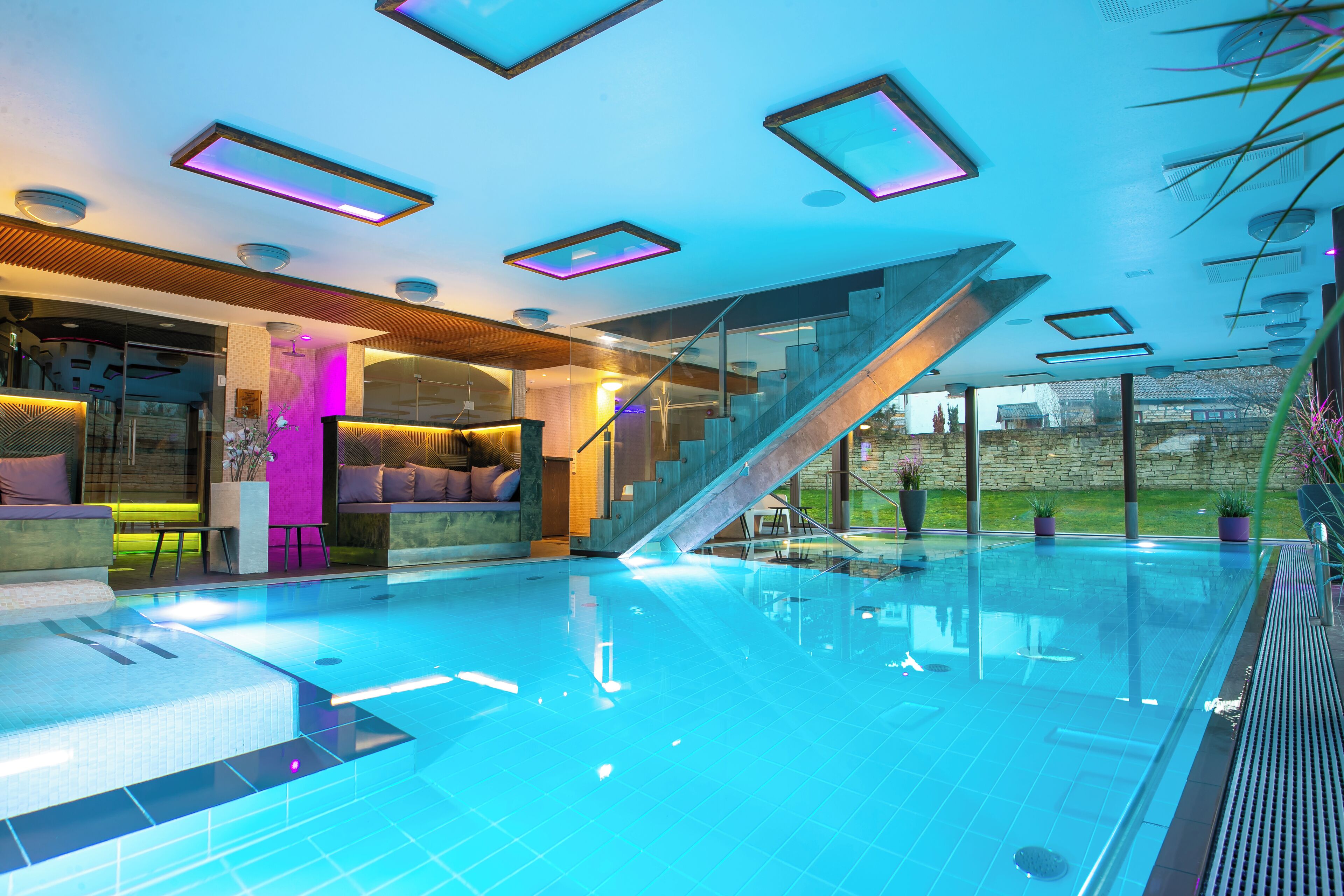 sauna, hot tub, body treatments, prenatal massages, body wraps