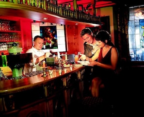 Bar (on property) - Aldranser Hof (Aldrans)