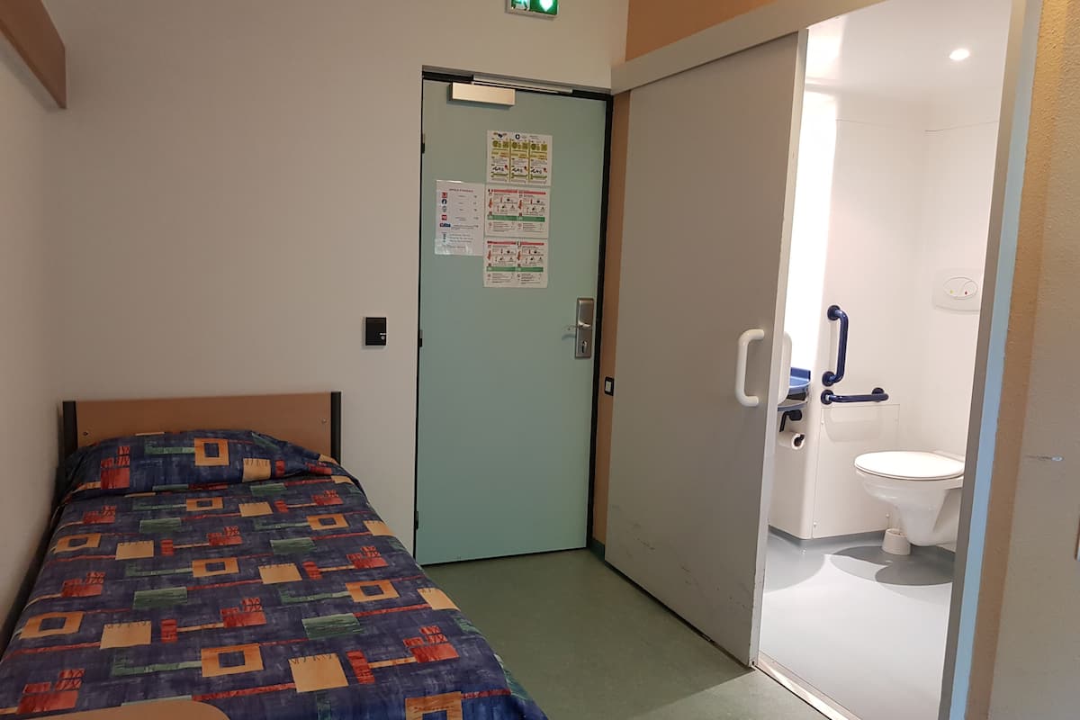Single Room | Desk, blackout drapes, free WiFi, bed sheets