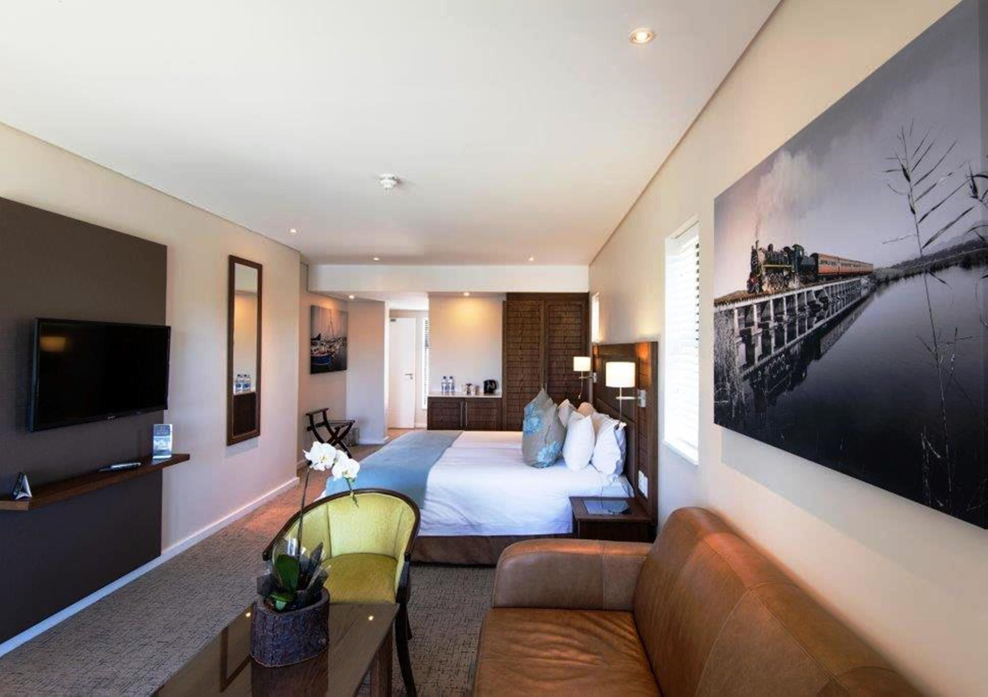 1 bedroom, premium bedding, minibar, in-room safe