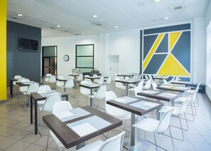 Desayuno buffet todos los días (con cargo)
