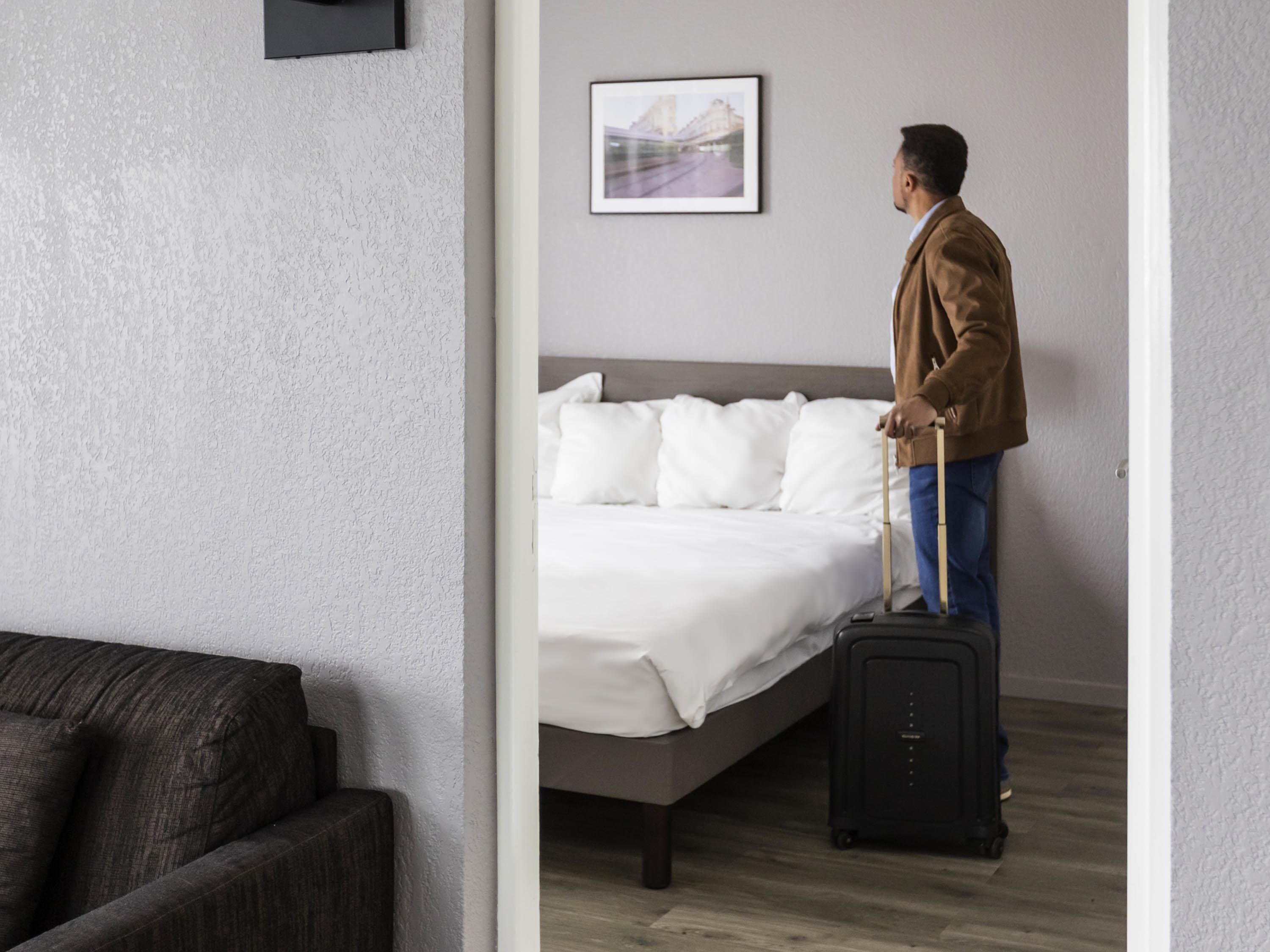 Apartment, 1 Bedroom | Desk, blackout drapes, soundproofing, iron/ironing board