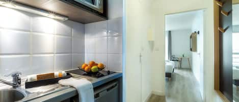 Comfort Studio, 2 Single Beds | Private kitchen