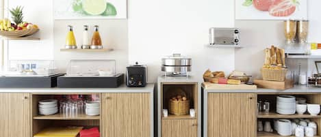 Daily full breakfast (EUR 15 per person)