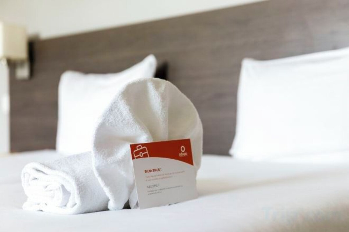 Soundproofing, WiFi (free), alarm clocks, bed sheets