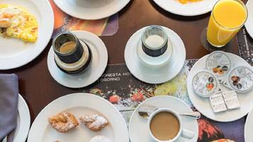 Free daily cooked-to-order breakfast