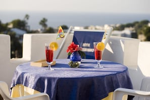 Enjoy a romantic dinner for two with a stunning sea view.