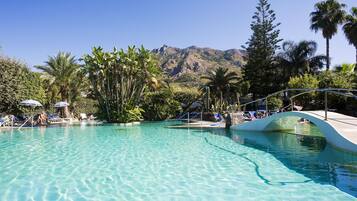 Innenpool, 2 Außenpools