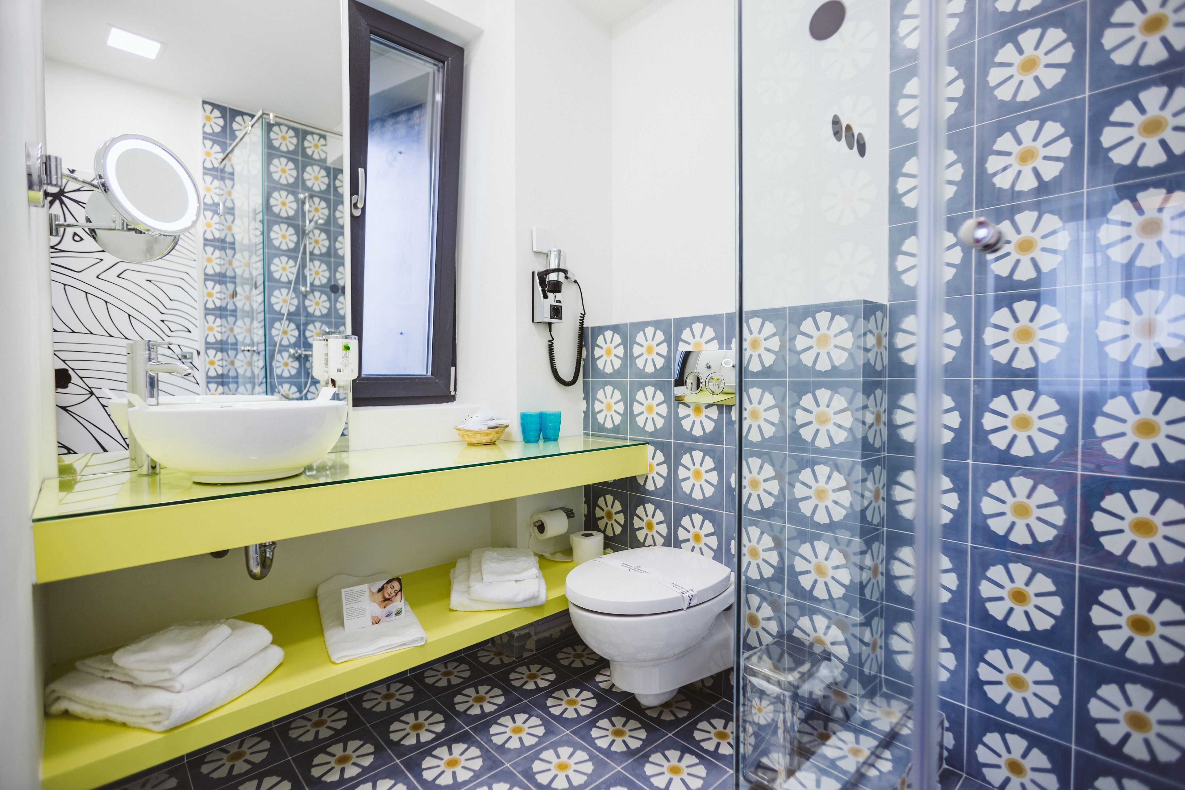 double room | bathroom | shower, free toiletries, hair dryer, towels