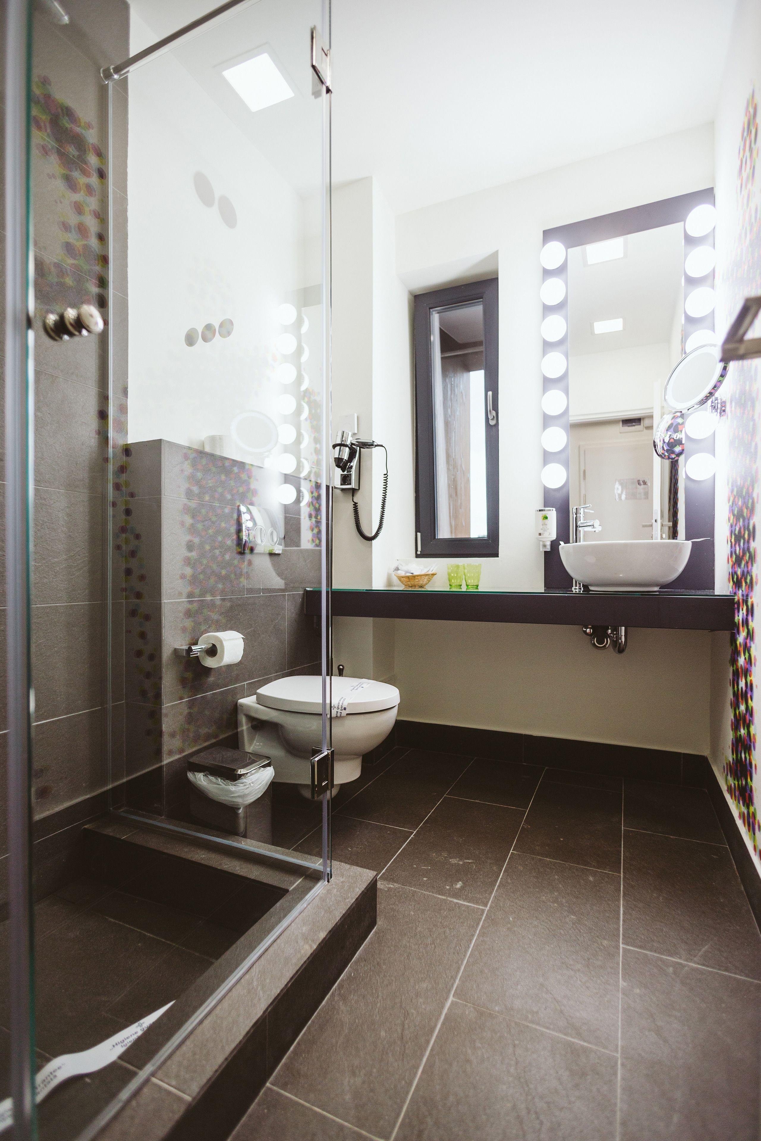 twin room | bathroom | shower, free toiletries, hair dryer, towels