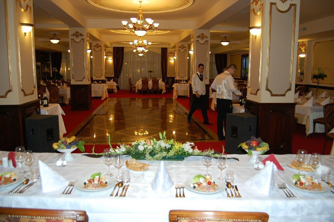Banquet hall