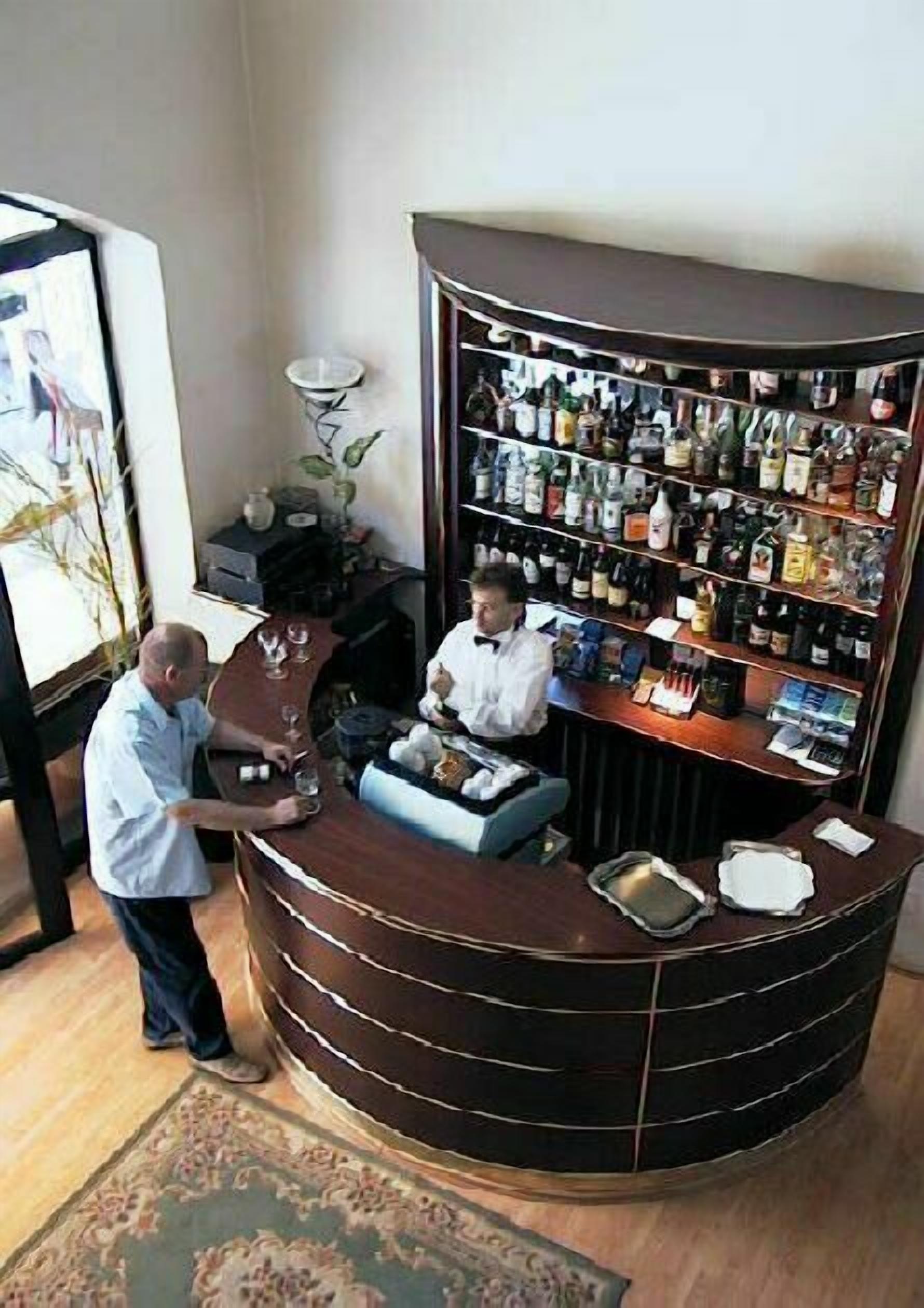 Bar (in der Unterkunft)
