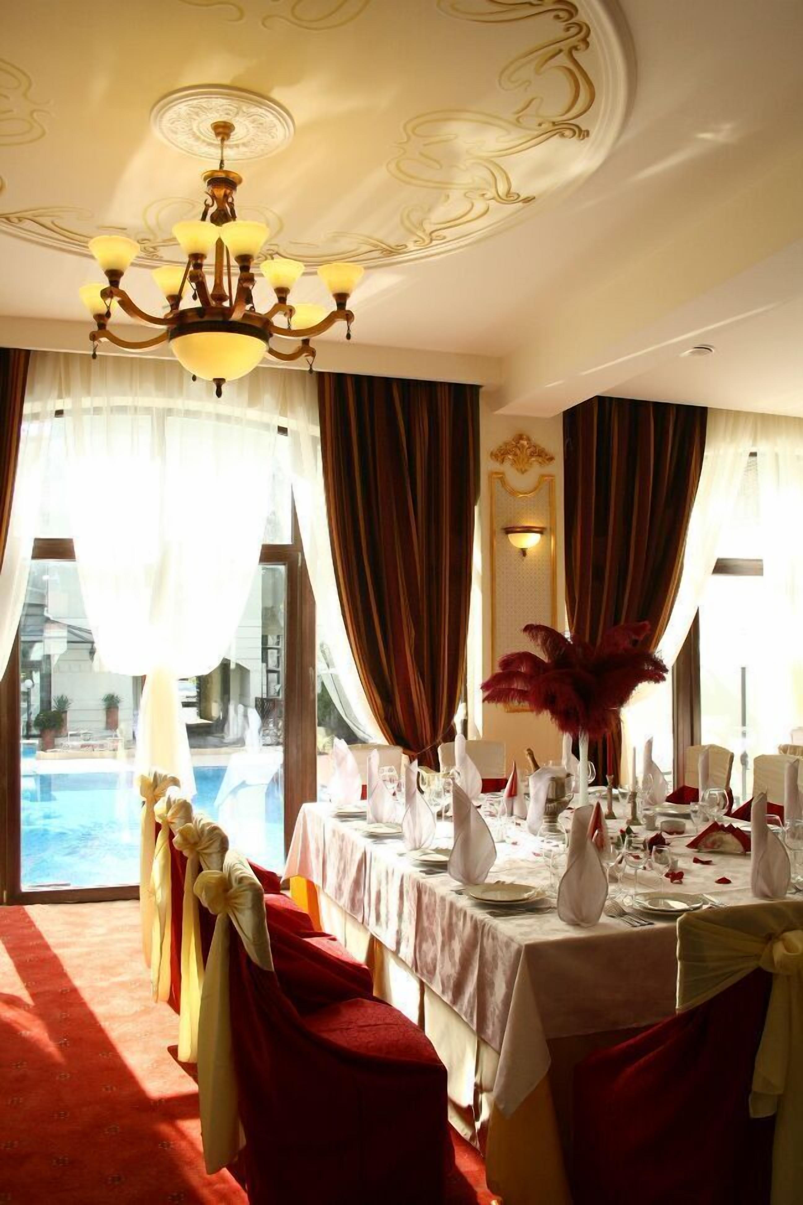 Banquet hall