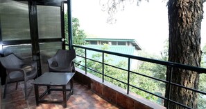 Deluxe Room - Winnies (Kasauli)