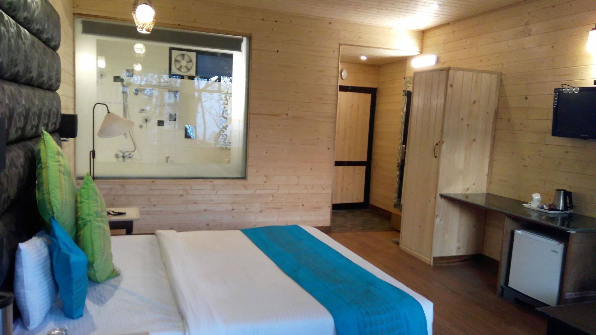 熨斗/熨板、免费 WiFi、床单