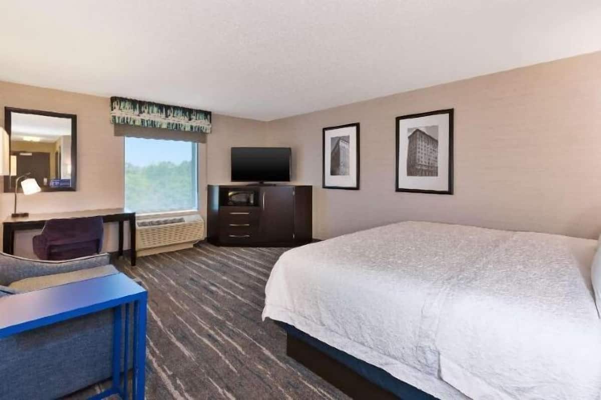 In-room safe, desk, iron/ironing board, free cribs/infant beds