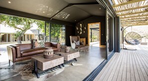 Salas de tratamiento para parejas, un sauna, una bañera de hidromasaje