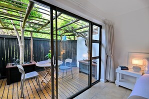 Standard Twin Room | In-room safe, individually decorated, individually furnished, desk