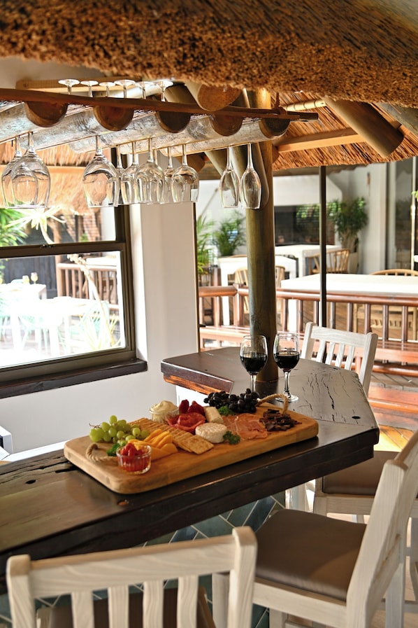 2 bars/lounges, poolside bar