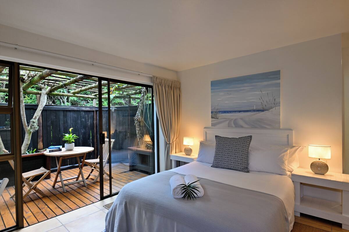 Superior Double or Twin Room, Garden View | In-room safe, desk, laptop workspace, blackout curtains