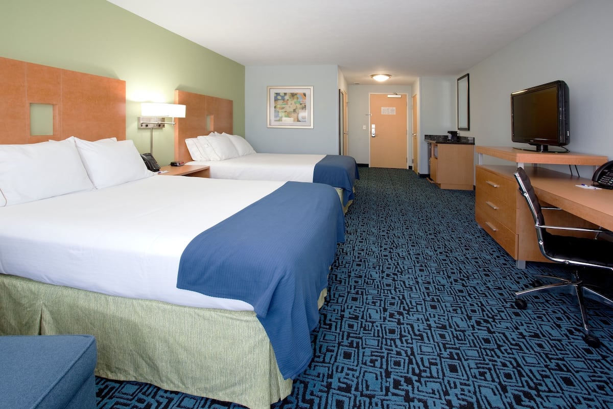 Standard Room, 2 Queen Beds | 1 bedroom, desk, blackout drapes, iron/ironing board