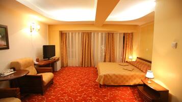 1 bedroom, premium bedding, minibar, in-room safe