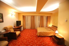 Premium bedding, minibar, in-room safe, desk - Hotel Mara (Baia Mare)