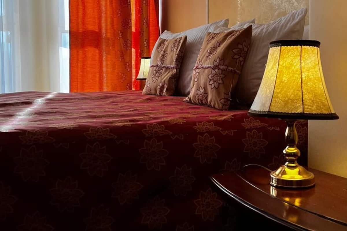 Junior-suite | Premium-sengetøj, minibar, pengeskab på værelset, skrivebord