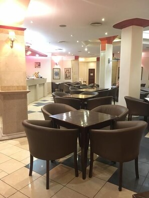 Free buffet breakfast  - Hotel Mara (Baia Mare)