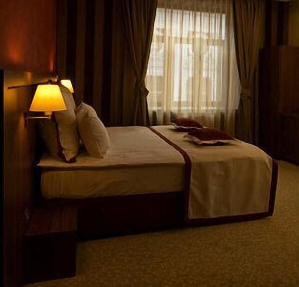 Minibar, in-room safe, desk, soundproofing