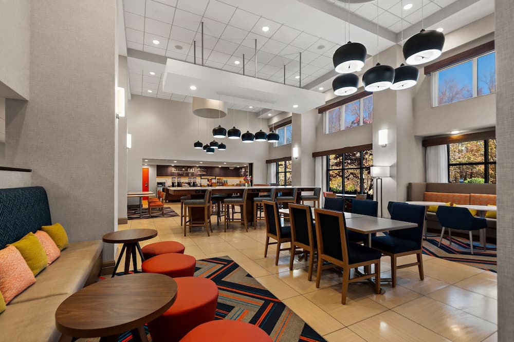 Hampton Inn & Suites Fort Belvoir Alexandria South