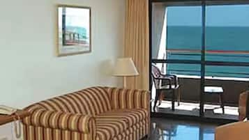 1 habitación, caja de seguridad en la habitación y escritorio